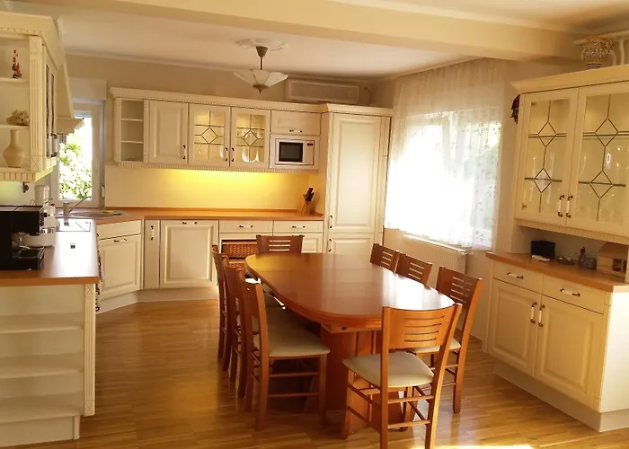 Bbq בית הארחה 3*